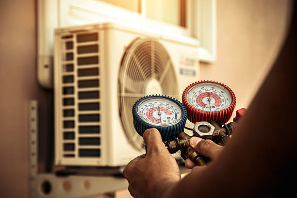 Professional Air Conditioning Service technician working in Winterthur, DE